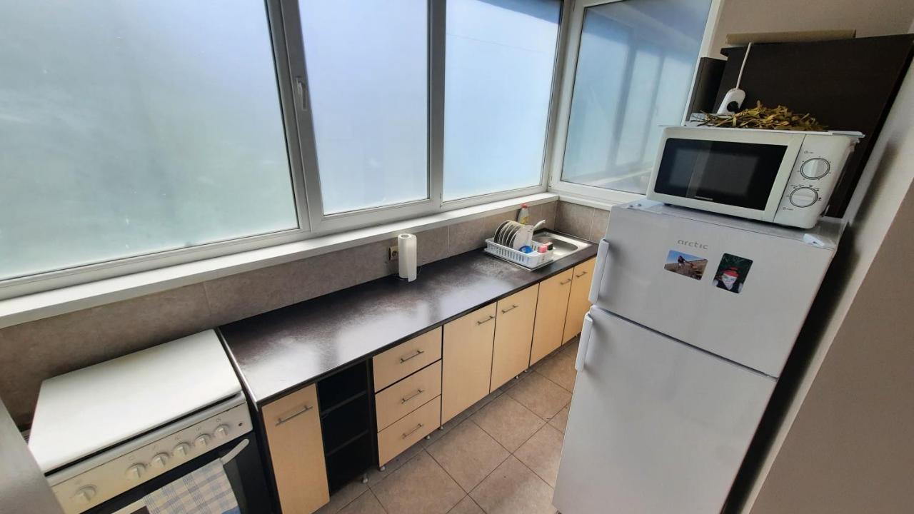 Spacious, Modern Condo In New Villa - Sleeps 6 Bukarest Kültér fotó