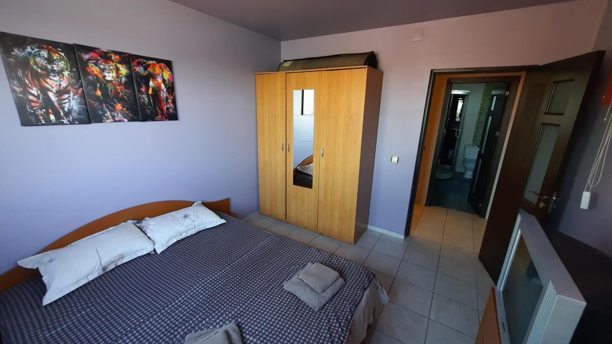 Spacious, Modern Condo In New Villa - Sleeps 6 Bukarest Kültér fotó
